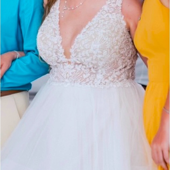 Wedding dress Size 20 fits like 18 - Picture 1 of 7